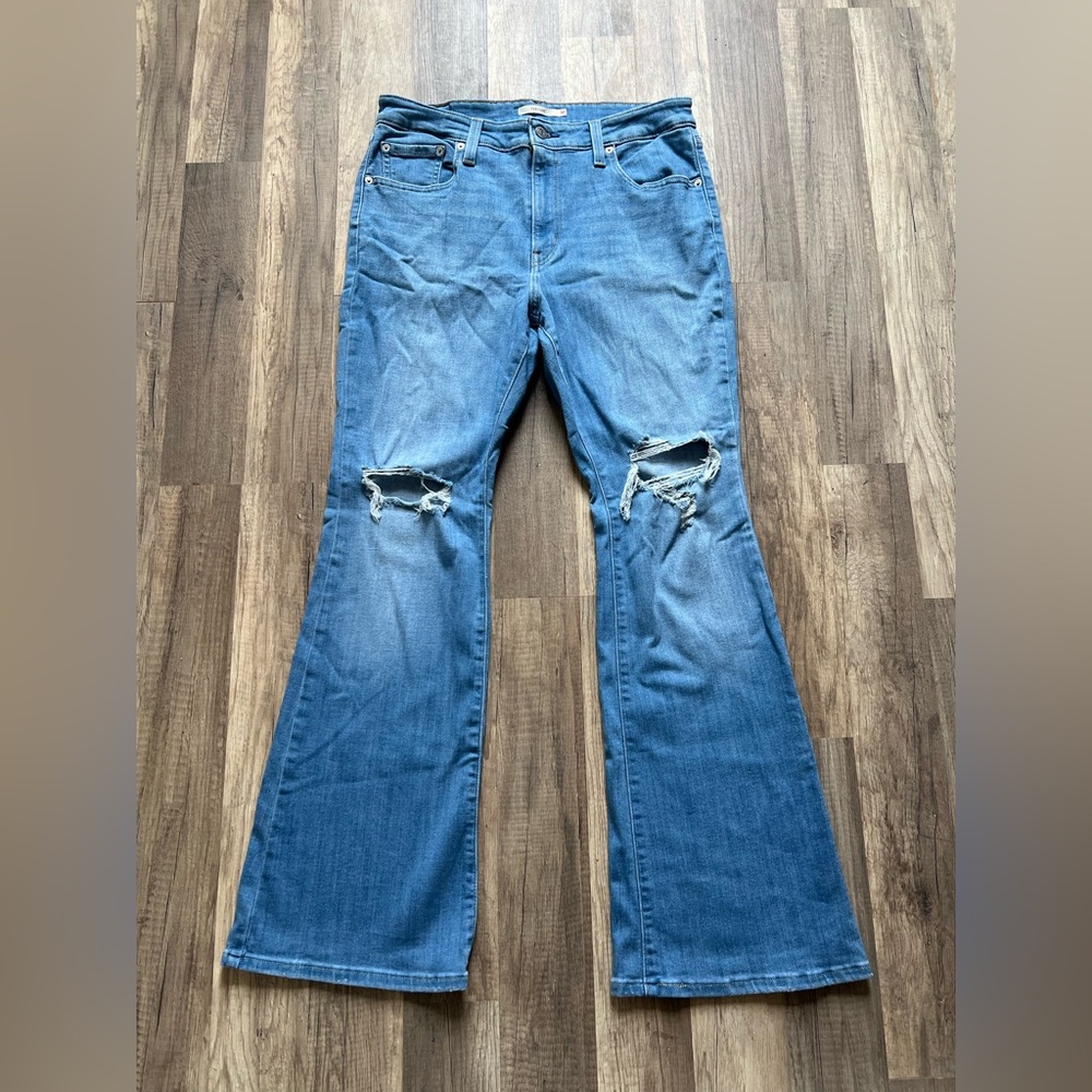 Levi’s Woman’s Medium Wash Sturdy Western Distressed 726 Flare Jeans Size 32